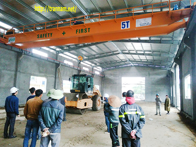 Bàn giao cầu trục 5 tấn tại Quảng Ninh