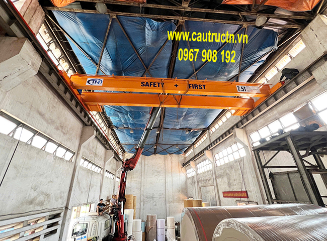 Lắp cầu trục dầm đôi trong nhà xưởng